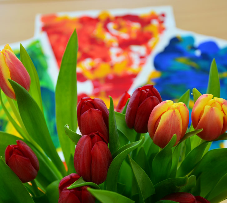 gemaltes Bilder und Tulpen